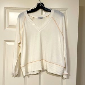 Cropped v neck light sweater